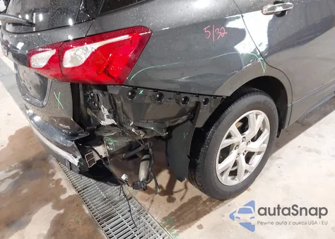 2018 Chevrolet Equinox Premier z USA, uszkodzony, nr VIN 2GNAXVEV4J6322741